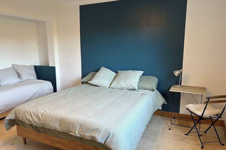 Spacious villa in Castillon-du-Gard with Separate Studio and Private Pool in Castillon-du-Gard, Nimes und Umgebung
