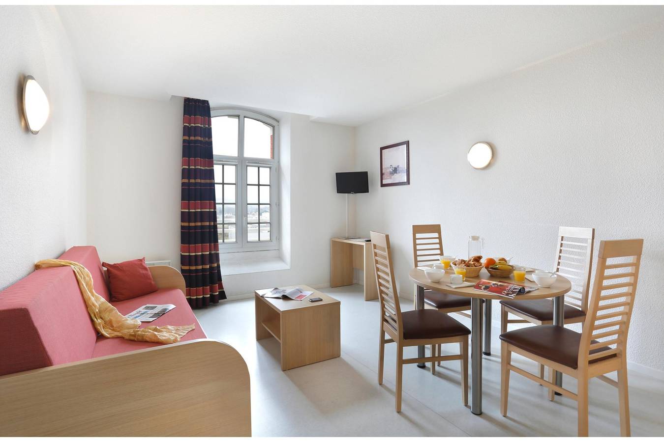 Entire apartment, Les Demeures Champenoises 2P4 in Épernay, Marne