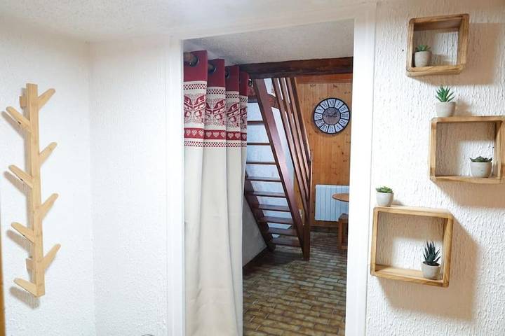 Gîte pour 4 personnes, adapté aux familles à Montricher-Albanne - 3