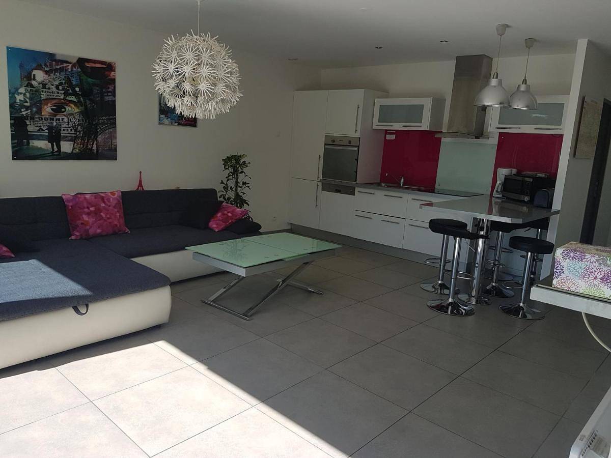 Appartement entier, Apartment with Terrace in Villeneuve-le-Roi, Val-de-Marne