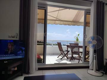 Gîte pour 2 personnes, avec terrasse ainsi que piscine et vue à Papeete