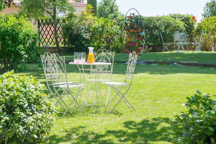 Chambre d’hôte pour 3 personnes, avec piscine et jardin à Saint-Paul-de-Vence - 2