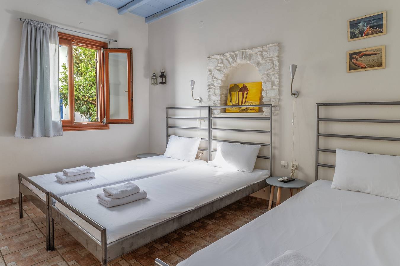 Studio 'En Tino 2' avec terrasse partagée, Wi-Fi et climatisation in Tinos