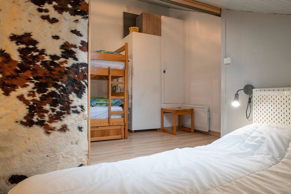 Entire apartment, Apartment 'Cosy Studio Mezzanine' with Mountain View and Balcony in Le Collet d'Allevard, Allevard