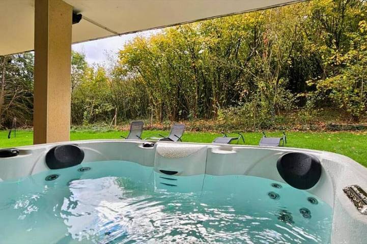 Gîte pour 6 personnes, avec jacuzzi ainsi que jardin et terrasse, animaux acceptés dans Dieulouard