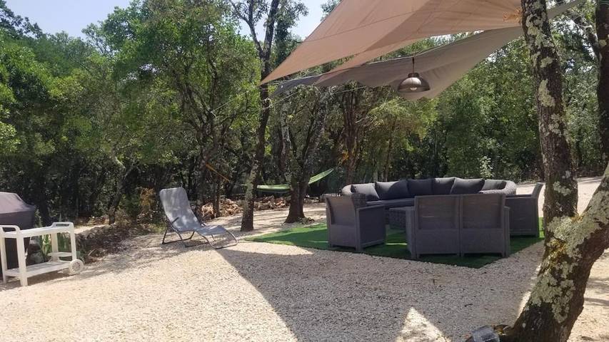 Location de vacances pour 6 personnes, avec vue ainsi que terrasse et piscine, animaux acceptés à Méjannes-le-Clap - 3