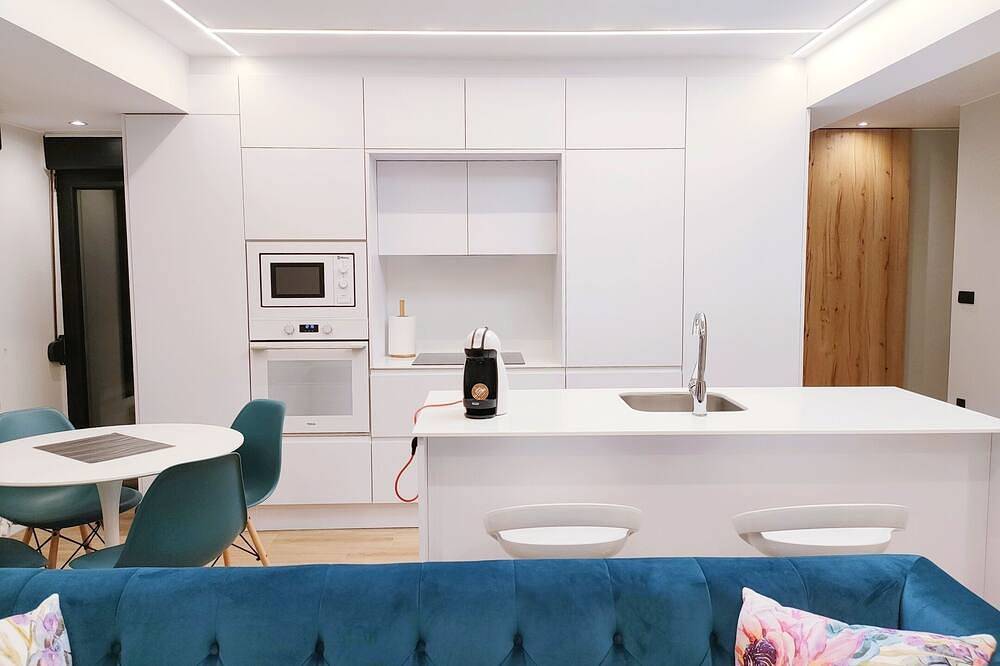 Appartamento intero, Piso Moderno en Pleno Centro de Oviedo in Oviedo, Montagne Cantabriche