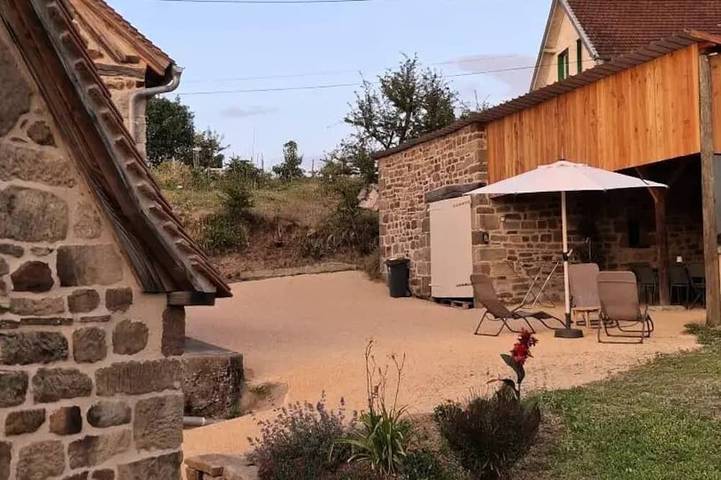 Location de vacances pour 6 personnes, avec Terrasse à Marcillac-la-Croze