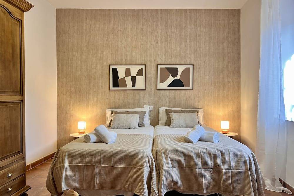 Chicflat Rural Bañuelos (Outdoors and swimming pool) in Miguelturra, Ciudad Real Province