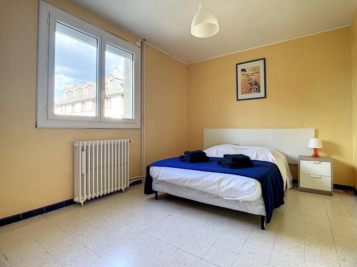 Appartement entier, Three-Bedroom Apartment in Marvejols, Région de Mende