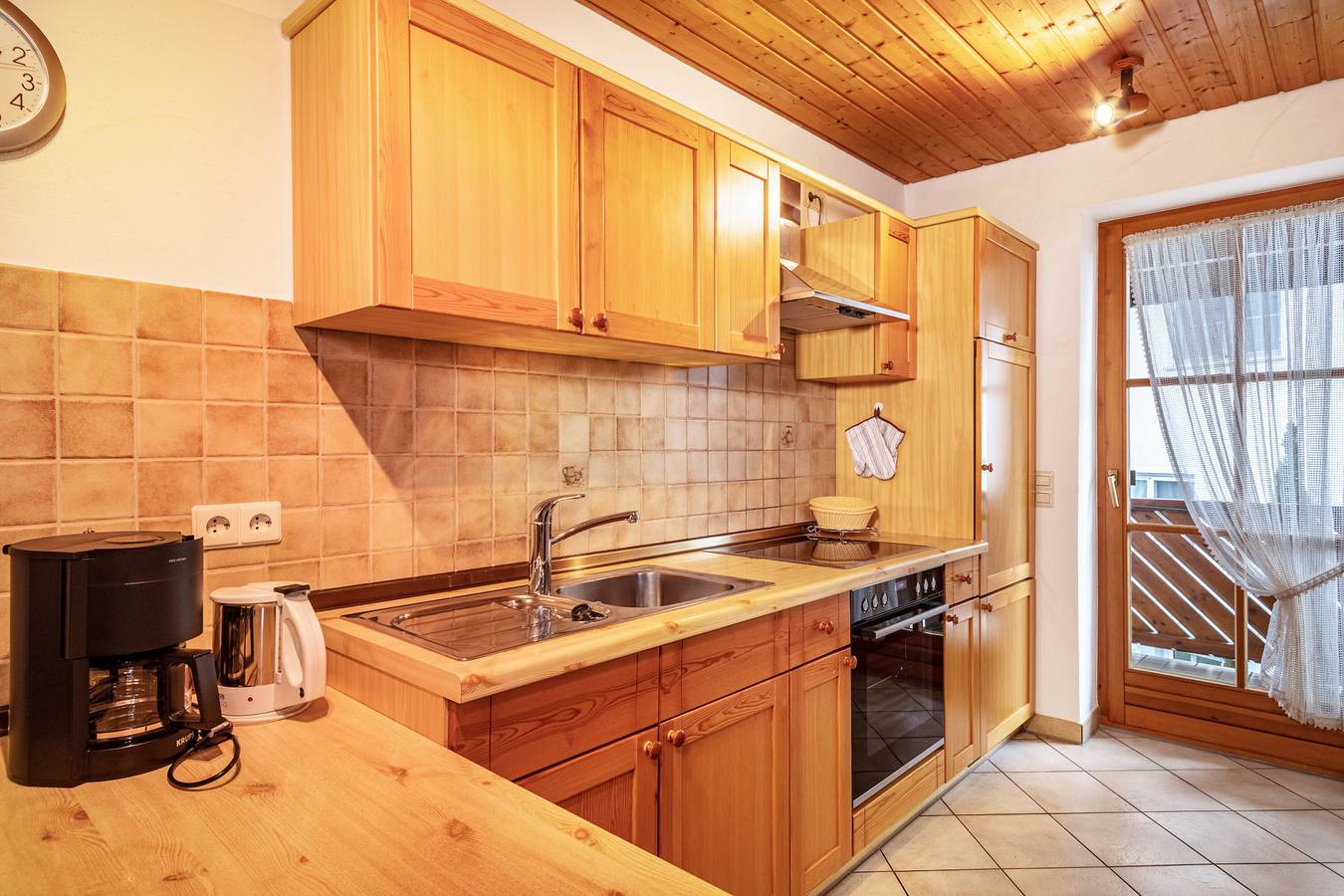 Apartamento entero, Apartamento 'Ferienwohnung 6, 100qm' con jardín compartido, balcón y Wi-Fi in Kressbronn, Distrito de Bodensee