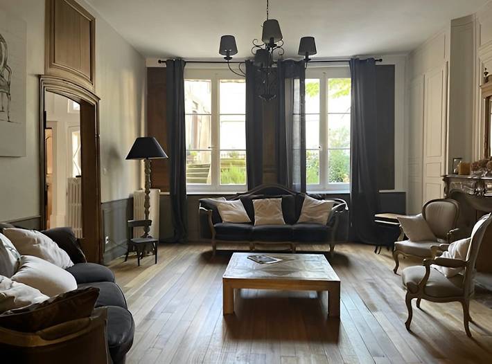 Gîte pour 10 personnes, avec terrasse et jardin