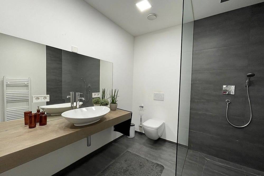 Ganze Wohnung, Modernes Apartment mit wunderschönem Rheinblick in Urmitz, Osteifel