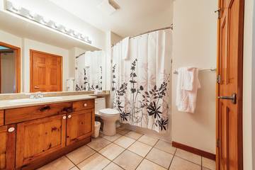 Chalet for 7 Guests in Whistler, Whistler Blackcomb, Picture 2