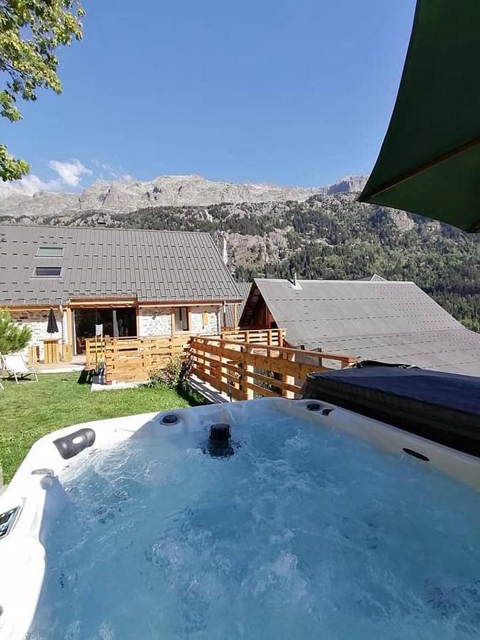 Chalet pour 14 personnes, avec jardin et jacuzzi à Vaujany - 3