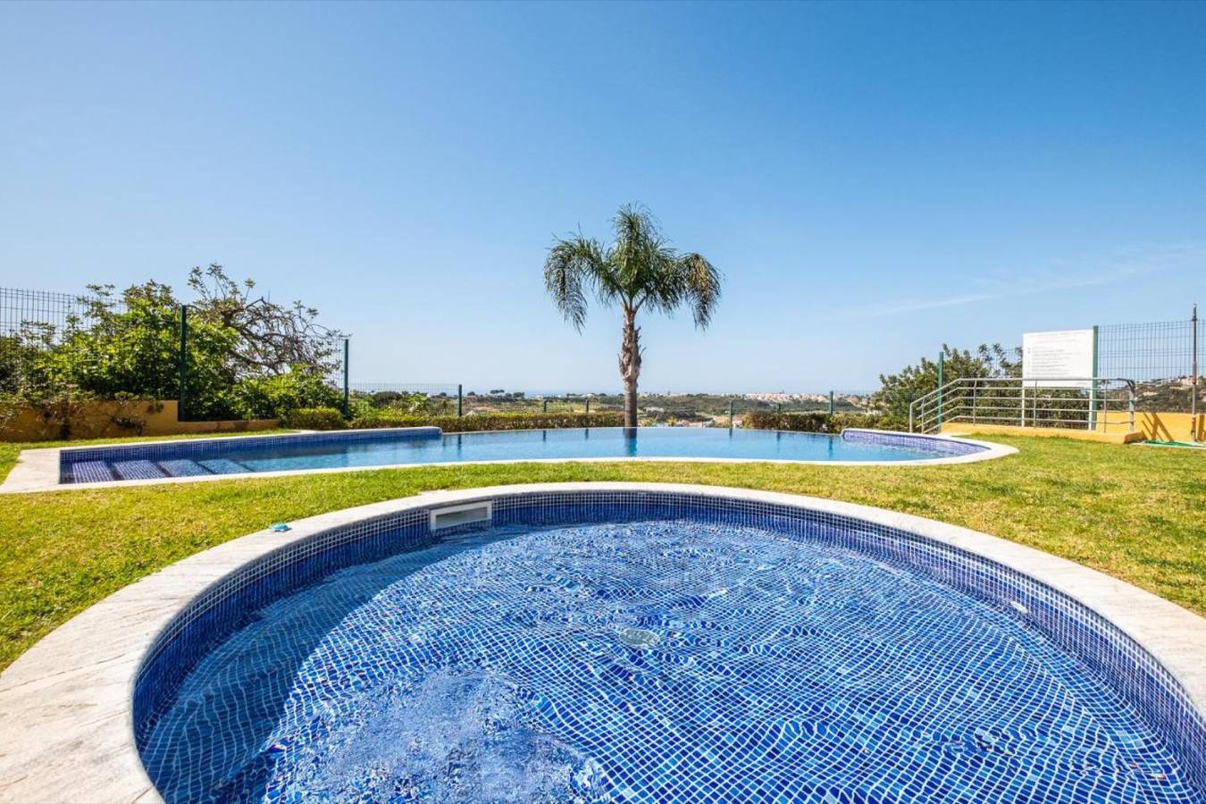 Ganze Wohnung, Ferienwohnung "Mit Pool Marina und Meerblick" mit Gemeinschaftspool & Wlan in Albufeira, Südportugal