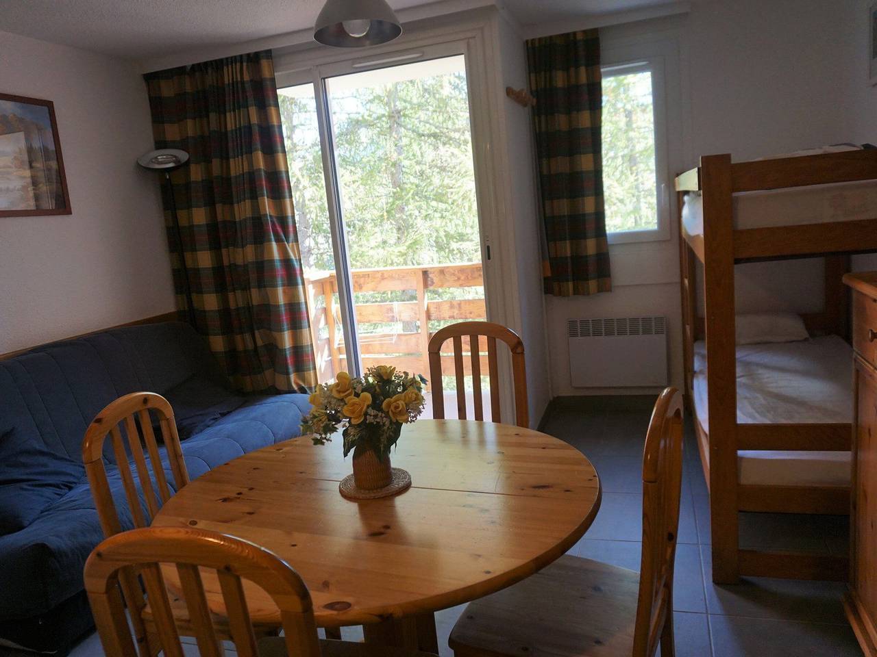 Entire studio, Cozy Studio with Balcony, Close to Slopes and Shops, Sleeps 3 - Rpp1 #129 in Orcières, Écrins National Park