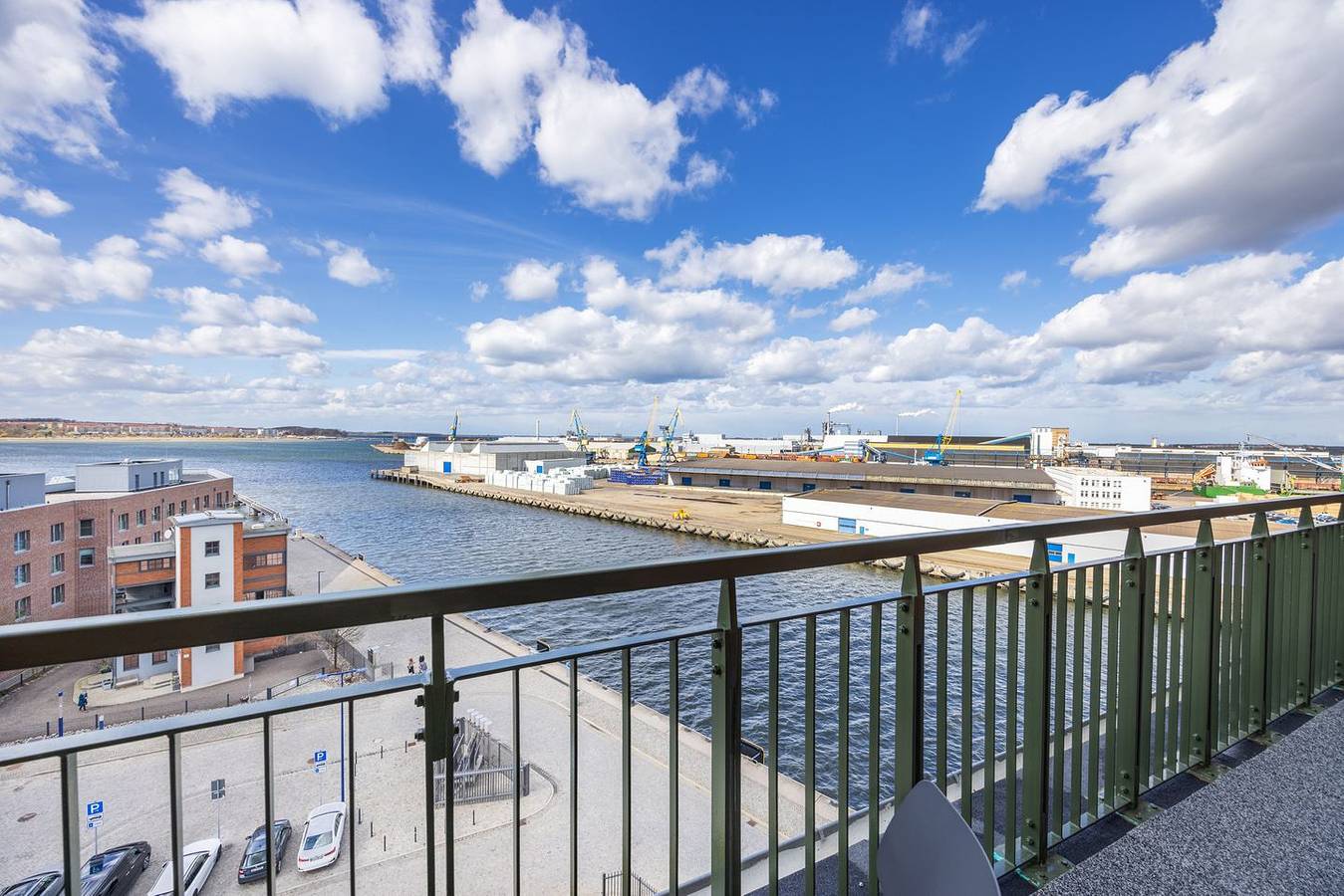Ganze Wohnung, Luxus-Apartment mit Galerieschlafzimmer, Dachterrasse und einmaligem Hafenblick! in Wismar, Nordwestmecklenburg (Wismar und Umgebung)