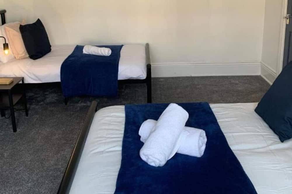 Entire apartment, Lush 4 bdrm maisonette nr Ncle free wifi,parking in Gateshead