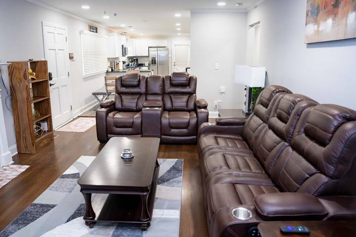 Vacation rental for 8 people, with terrace and yard in Winston-Salem