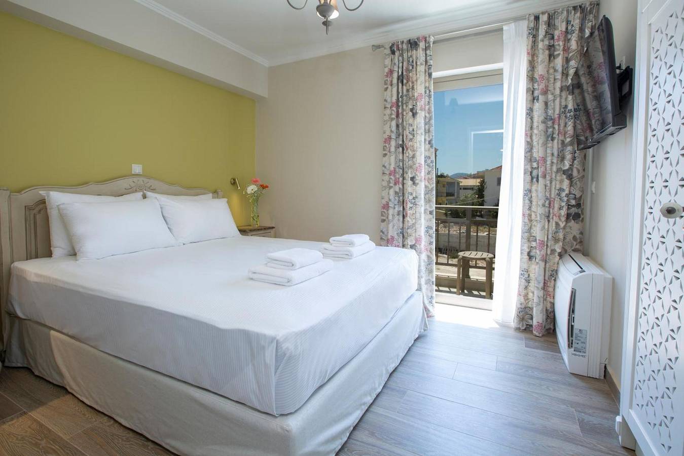 Ganze Wohnung, Apartment 'One-Bedroom Suite B' mit Balkon und Klimaanlage in Nydri, Griechenland