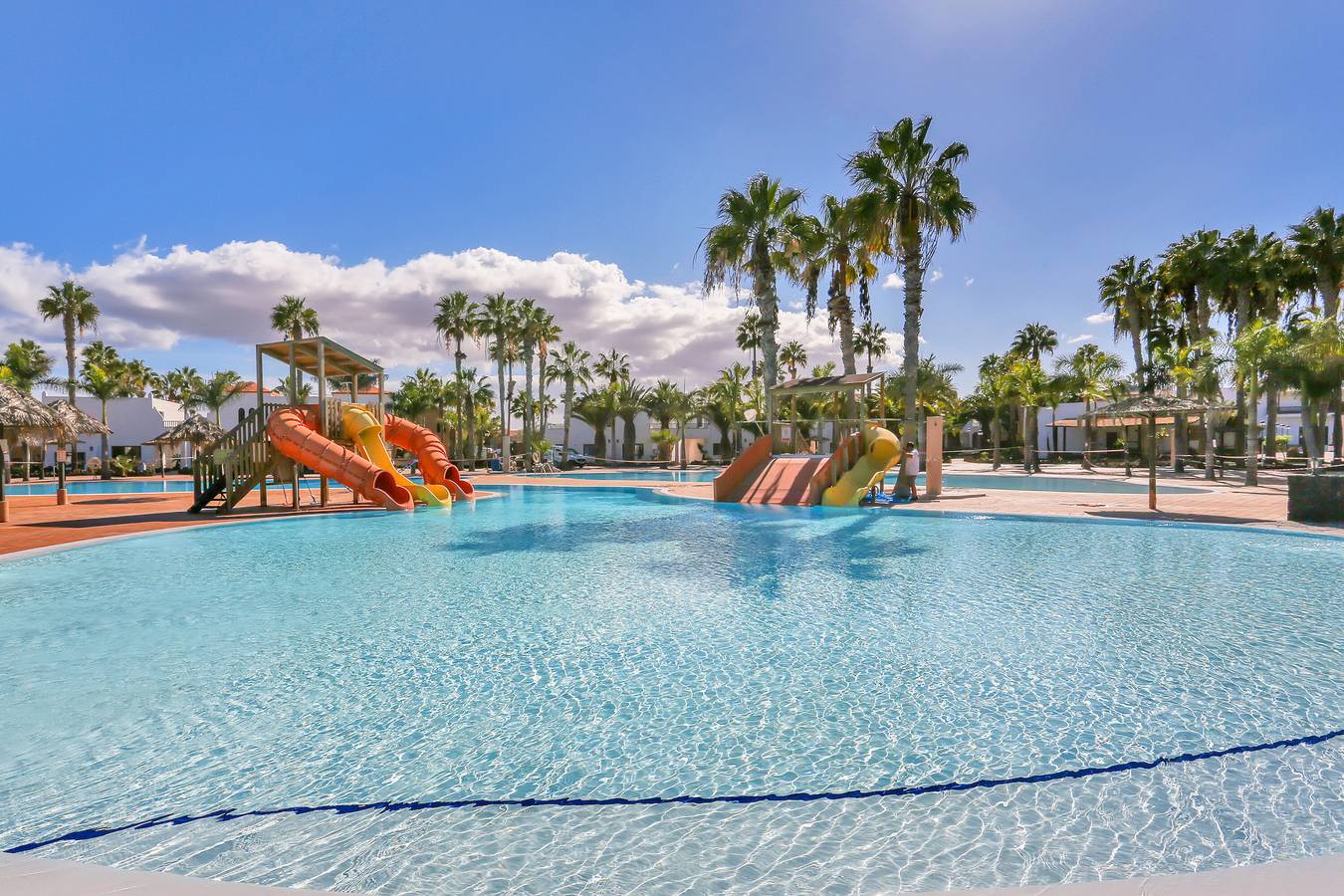 Apartamento inteiro, Férias 'Amelia Oasis Dunas -corralejo-' com Piscina Partilhada, Terraço Privado e Wi-Fi in Corralejo, La Oliva