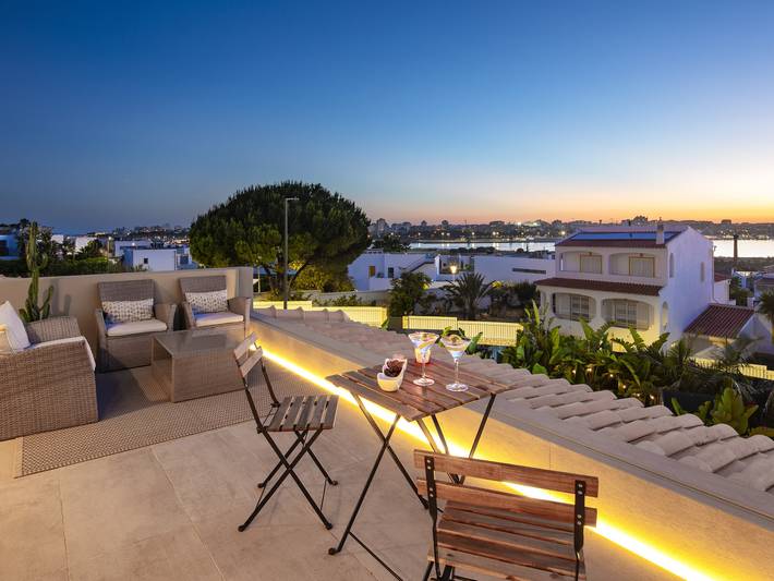 Villa para 10 pessoas, com Varanda e Terraço e ainda Jardim and Piscina em Ferragudo