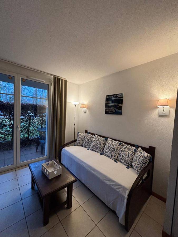 Gîte pour 6 personnes, avec piscine et terrasse à Levernois - 2