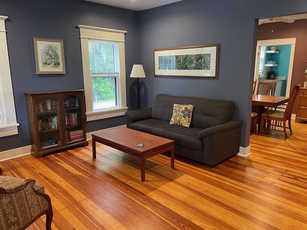 Royellou Haus (3Br 2Ba) in Mount Dora, Lake County