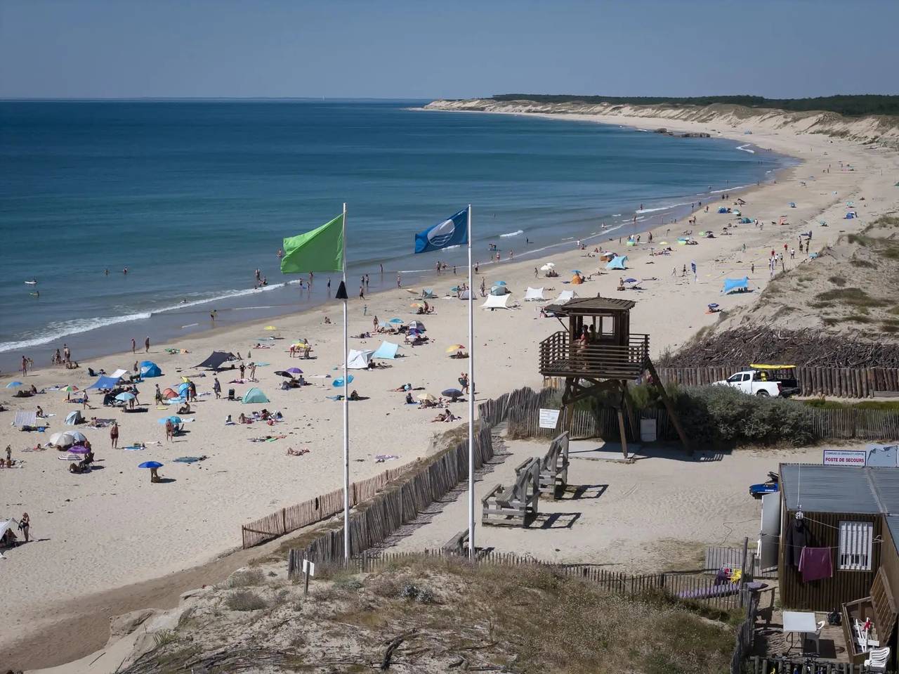 Zecamping 4* piscine chauffée toboggans chiens acceptés locatif Tv in Grayan-et-l'Hôpital, Région de Lesparre-Médoc