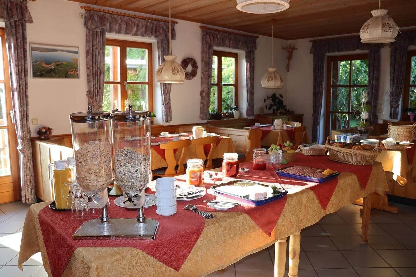 Pension Seerose - Ferienwohnung mit Gartenblick und Balkon Nr. 5 in Pleinfeld, Fränkisches Seenland
