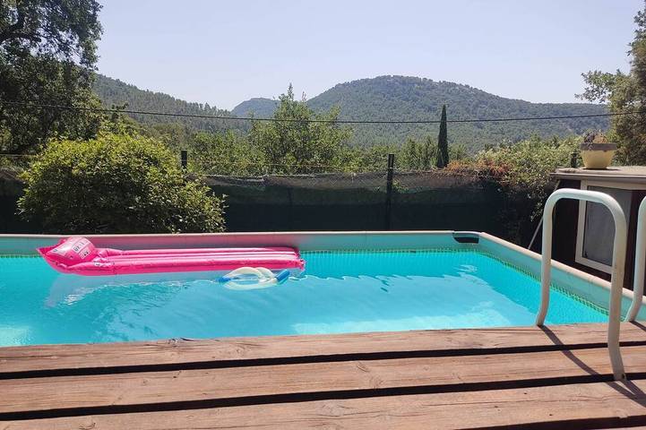 Location de vacances pour 4 personnes à Évenos