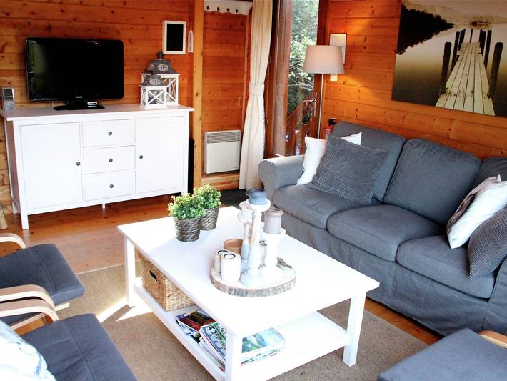 Maison de vacances pour 6 personnes, avec piscine ainsi que jacuzzi et terrasse, adapté aux familles dans le Cantal - 4