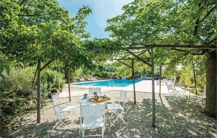 Ritiro al sole: Piscina, Giardino, Parcheggio, Internet in Trequanda, Siena e dintorni