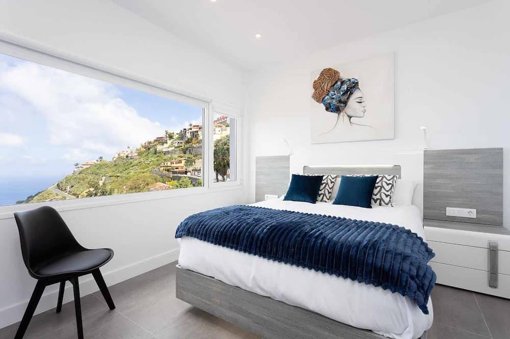 Luxury Holiday Home In El Sauzal in Valle Forestal, El Sauzal