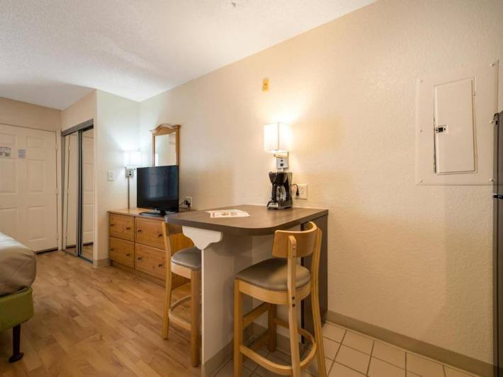 Appartamento intero, 1 letto matrimoniale queen size | Microonde | Area fumatori in Contea di Gwinnett