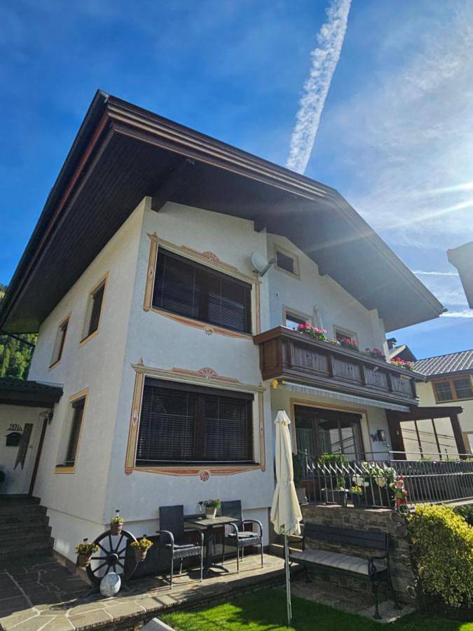 BnB für 4 Personen, mit Balkon und Sauna sowie Ausblick in Sillian