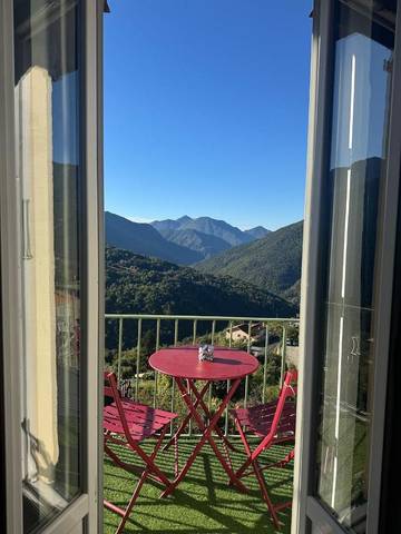 Gîte pour 4 personnes, avec balcon et vue à Belvédère
