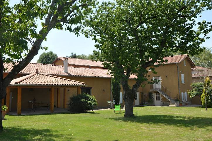 Chambre d’hôte pour 2 personnes, avec Terrasse et Jardin dans l' Ain