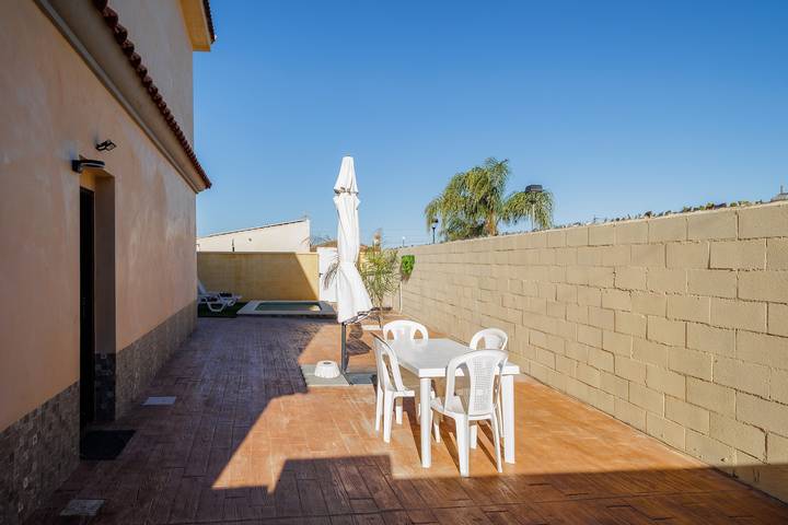 Casa rural para 6 personas, con piscina para niños y jardín en Provincia de Sevilla - 2