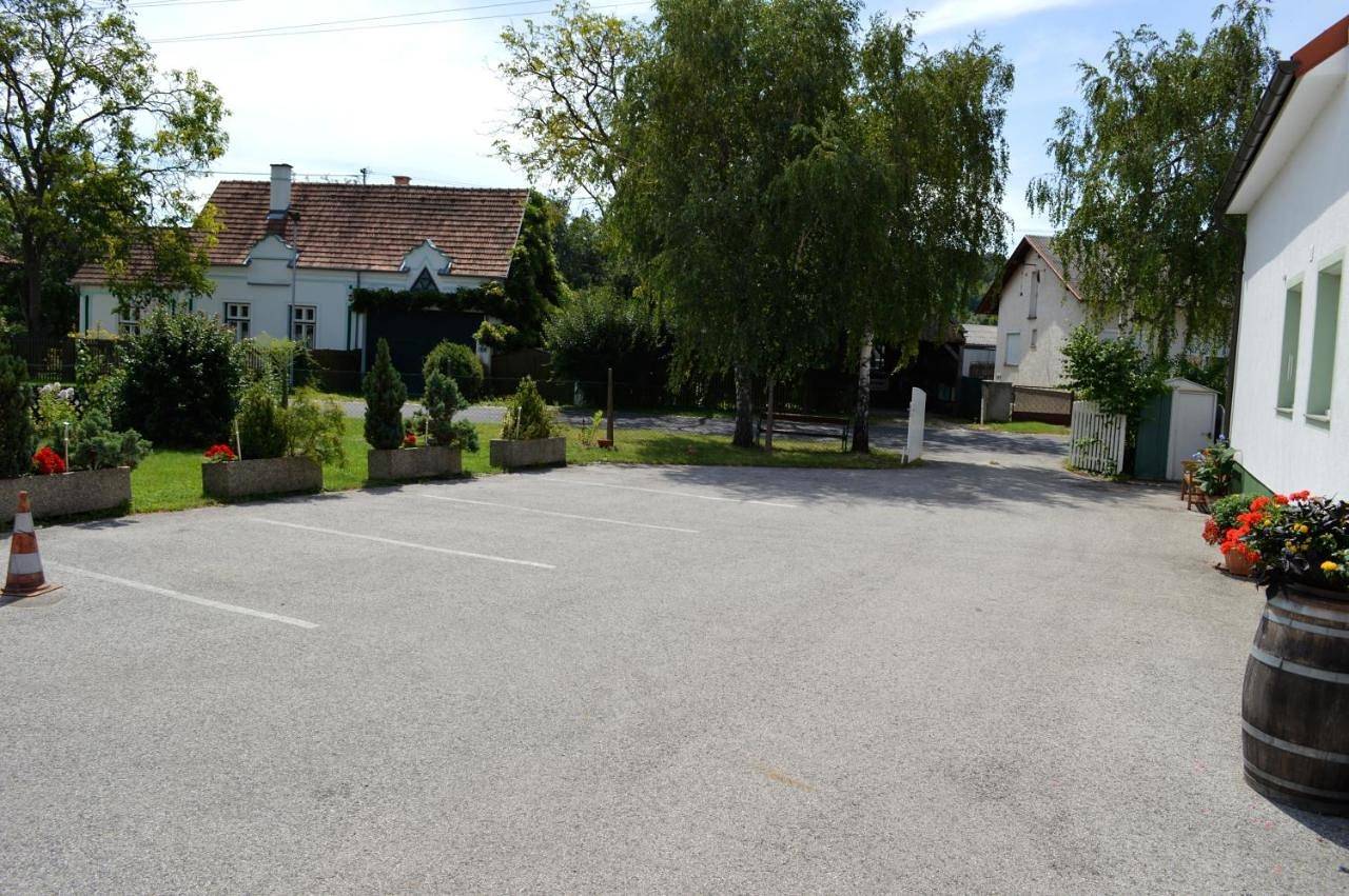 Ganze Ferienwohnung, Frühstückspension Sterr in Lutzmannsburg, Bezirk Oberpullendorf