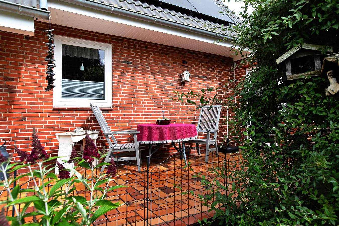 Ganze Wohnung, 'Nordsee-Ferienwohnung Halligland' mit eigener Terrasse, Gartenblick, Wlan und Wallbox in Bredstedt, Nordseeküste