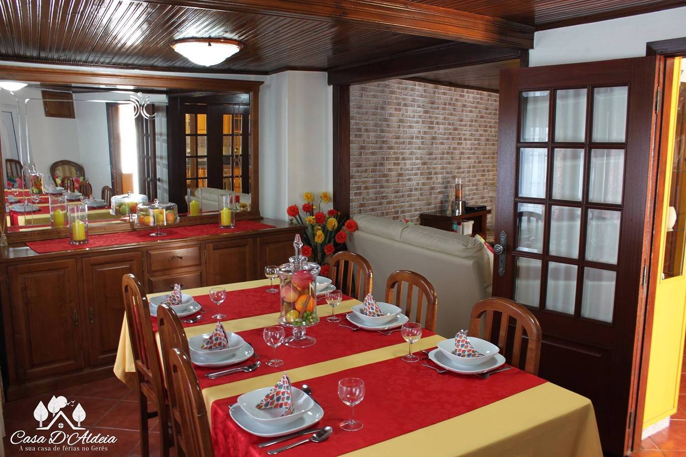 Ferienhaus 'Casa D'Aldeia' mit Bergblick, Wlan und Klimaanlage in Rio Caldo, Gerês