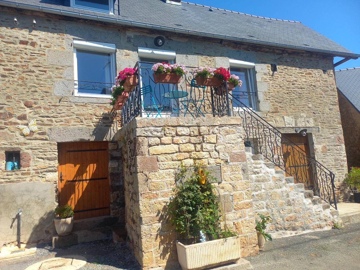 Three-Bedroom Home in La Chapelle-d'Andaine, Parc naturel régional Normandie-Maine
