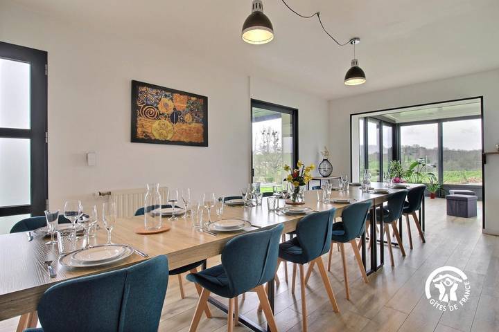 Gîte pour 9 personnes, avec jacuzzi ainsi que jardin et terrasse