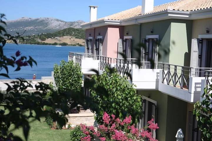 Villa pour 4 personnes, avec balcon et jardin dans Ligia
