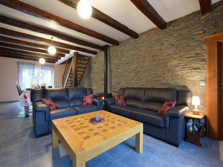 Ferienhaus im Landhausstil in den Ardennen mit Whirlpool, Billard und Komfort in Longlier, Neufchâteau
