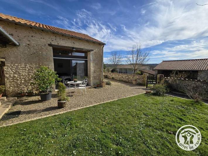 Location de vacances pour 2 personnes, avec jardin à Coursac