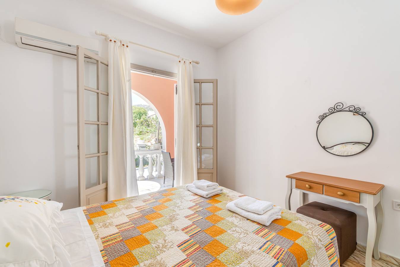 Appartement 'Kassiopi 1' met bergzicht, wifi en airconditioning, foto 8
