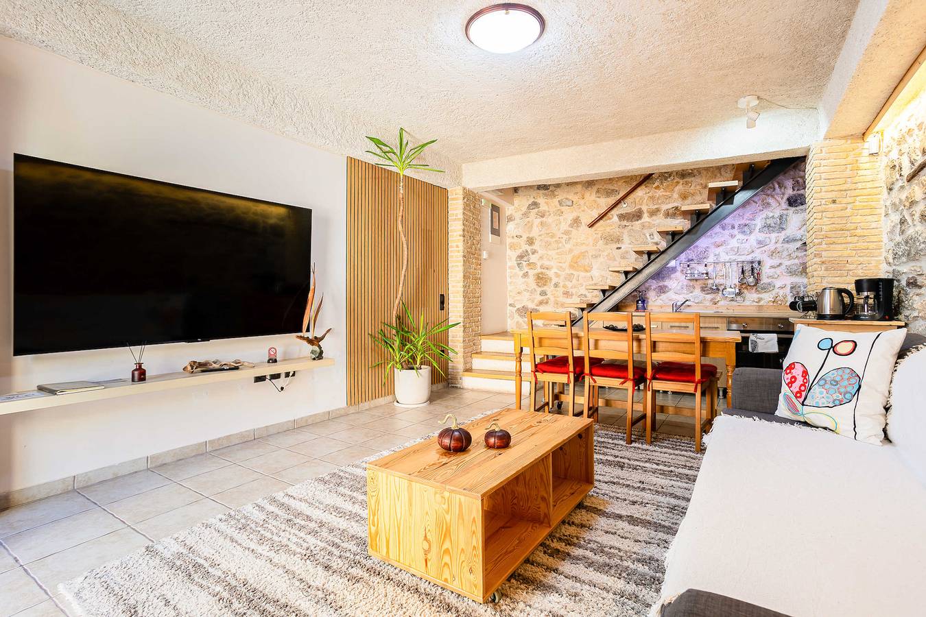 Hel lägenhet, Limni Stone Apartments - Fully Equipped Getaways in Limni, Euboia